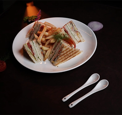 Vegetables Club Sandwich 